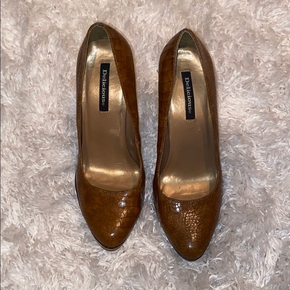 Brown Snake Print Heels with Platform - Picture 4 of 5